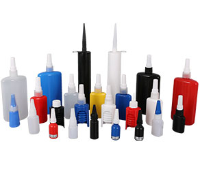尖嘴瓶適用行業廣泛，多用于膠水包裝、眼藥水包裝、食品調料包裝，因其尖嘴特點，具備方便滴膠，操作時流量可控可調，使用方便。